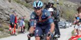 Jurgen Foré woest nadat dokterswagen Mikel Landa omver rijdt: Hemeltergend!