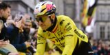 Zelfs plaspauze kan Wout van Aert niet tegenhouden in Marly Grav: “Als je moet, dan moet je”