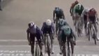 Guus van den Eijnden derde in Parijs-Roubaix voor beloften, zege voor Davide Donati
