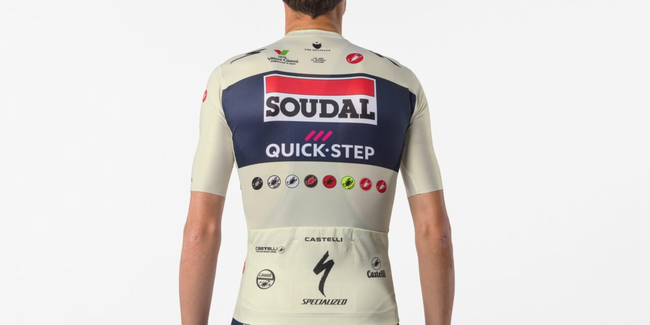 Een shirt van 150 jaar innovatie: Soudal Quick-Step viert jubileum Castelli in Giro d&rsquo;Italia