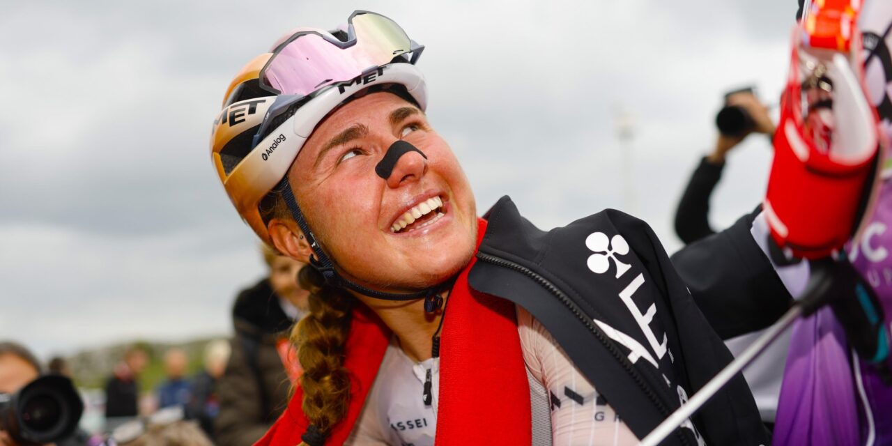 Paula Blasi blijft sterk blok FDJ United-Suez en gevallen wereldkampioene voor in Durango Durango