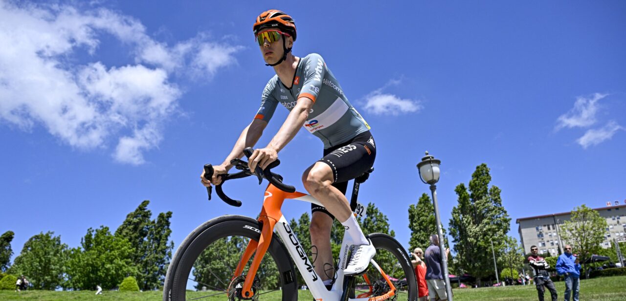 Michael Boogerd vol lof over Thymen Arensman: Race naar podium ingezet