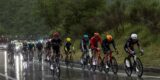 “Zelden gezien”: Tom Dumoulin denkt dat extreme weersomstandigheden slachtoffers zullen maken