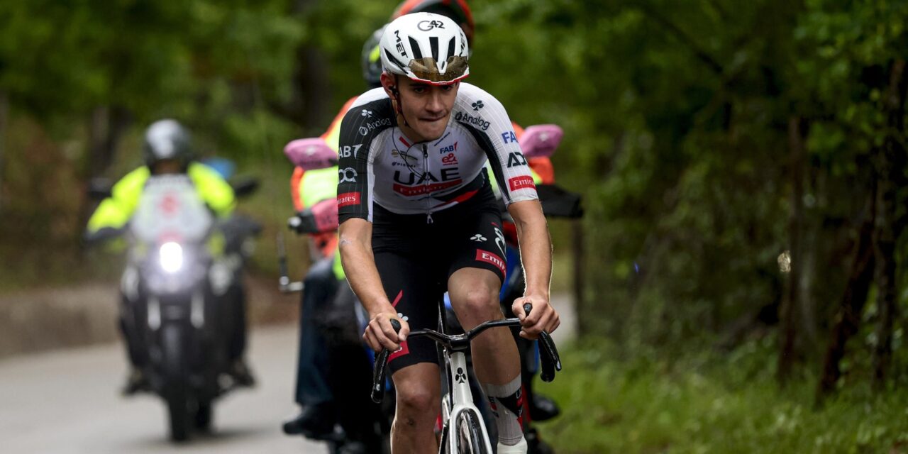 Chaos in de Giro: Eerst valt Igor Arrieta, daarna Afonso Eulalio, dán rijdt Arrieta verkeerd en wint hij alsnog