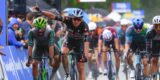 Tim Merlier sprint in de regen naar tweede ritzege in Ronde van Hongarije
