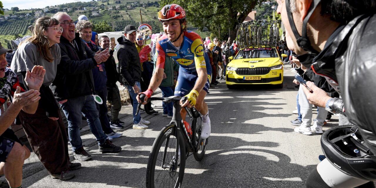 Giulio Ciccone laat zich lossen en valt weg uit top-tien: “Morgen begint een nieuwe Giro”
