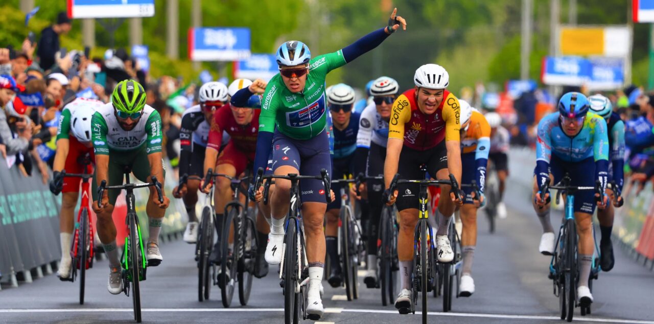 Merlier voltooit hattrick op slotdag Ronde van Hongarije, gevallen Söderqvist redt leiderstrui