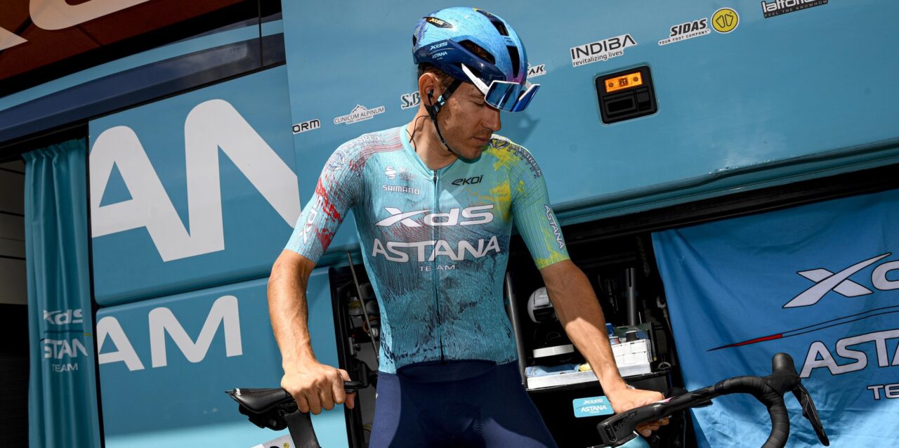 Giro 2026: Ritwinnaar Ballerini moet opgeven na valpartij, ook Planckaert en Tjøtta uit koers