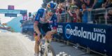 Giro 2026: Hindley stoot Arensman van podium na ’tactisch gekke dag’