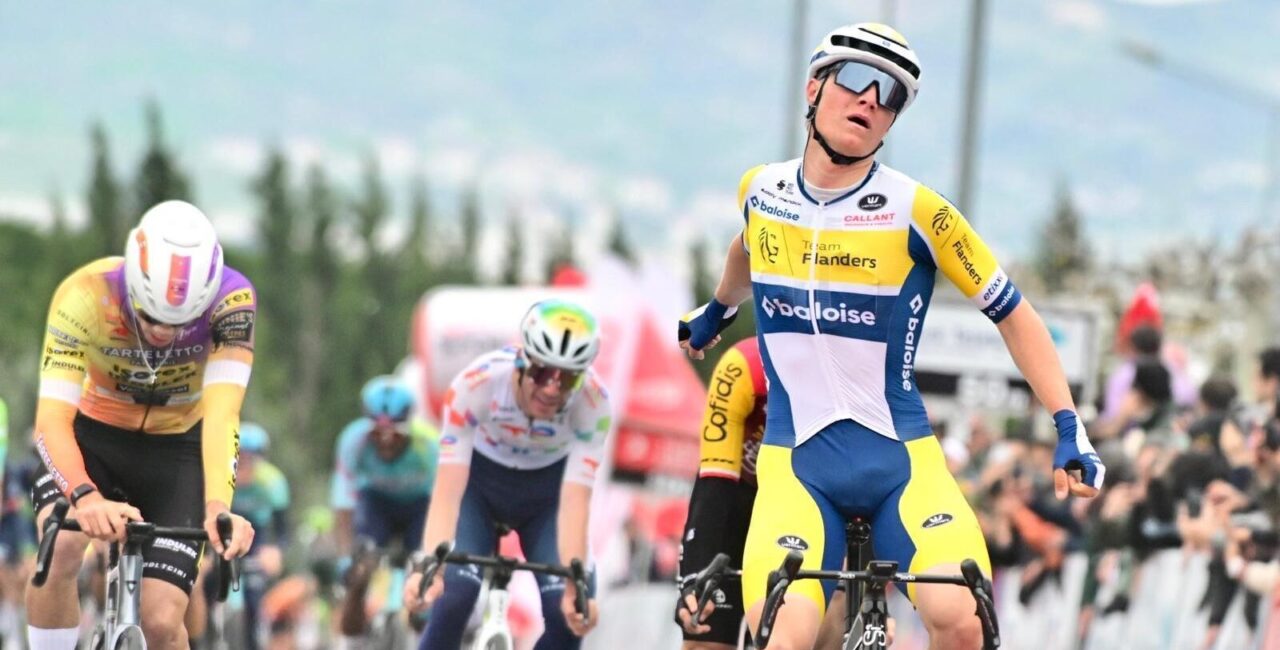 Hattrick! Tom Crabbe wint met overmacht slotrit Ronde van Turkije, Berwick eindwinnaar
