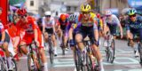 Lotte Kopecky ‘remt’ Mischa Bredewold naar ritzege in Vuelta Femenina