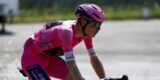 Jonas Vingegaard blinkt in roze trui: “Maar de strijd is absoluut nog niet gestreden”