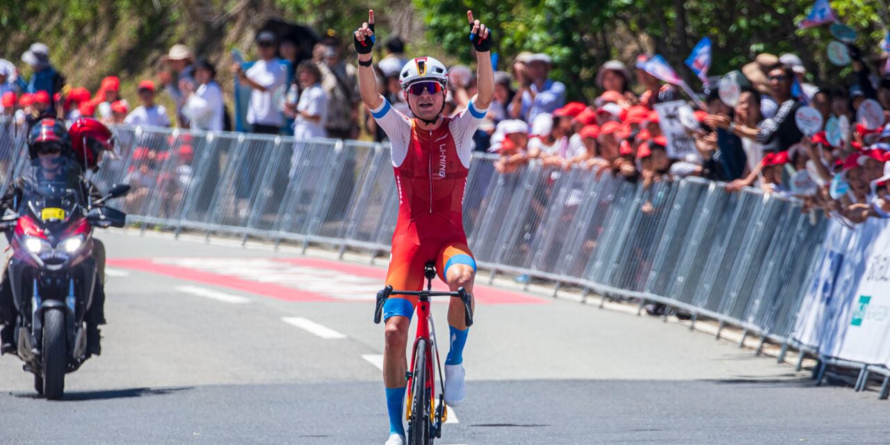 Nils Sinschek wint na illuster 1-2-3tje van Li Ning Star in Japan