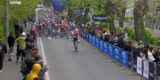 Zien: Massale valpartij ontsiert laatste kilometer in openingsetappe Giro d’Italia 2026