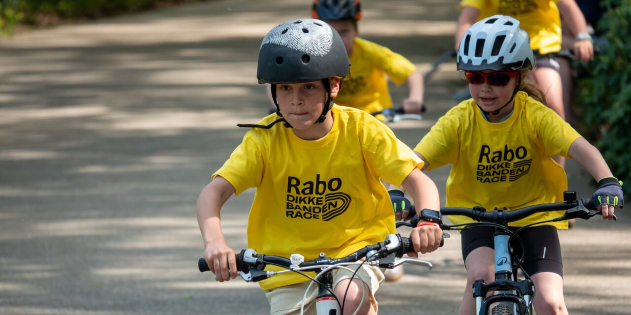 Rabo Dikke Banden Race in Rijssen zorgt voor aandoenlijke taferelen: De klinkers moesten trillen