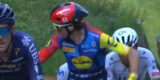 Giro 2026: Gefrustreerde Giulio Ciccone gooit bidon terug naar eigen verzorger