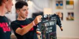 Giro 2026: Visma | Lease a Bike viert trilogie Jonas Vingegaard met speciaal tenue