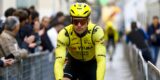 Vlak voor de Tour: Edoardo Affini met ambulance afgevoerd na val op Italiaans tijdritkampioenschap
