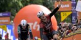 Arnaud De Lie knalt op krankzinnige wijze naar ritzege in Tour de Wallonie