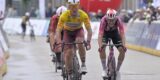 Ben Oliver klopt Arnaud De Lie in slotrit Tour de Wallonie na grote valpartij