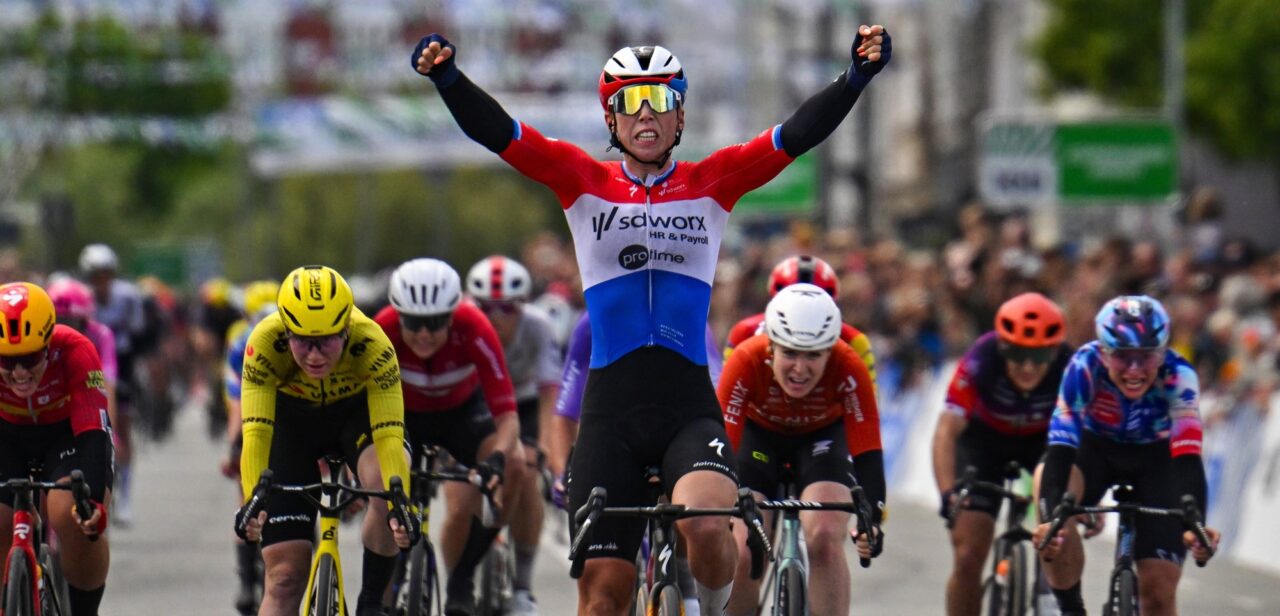 Lorena Wiebes revancheert zich in Copenhagen Sprint, podium volledig Nederlands