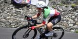 Elisa Longo Borghini rijdt Femke de Vries uit leiderstrui in Zwitserland, concurrentie rijdt verkeerd