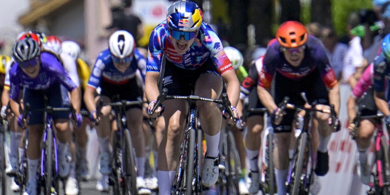 Zoe Bäckstedt sprint iedereen uit het wiel in Ronde van Zwitserland