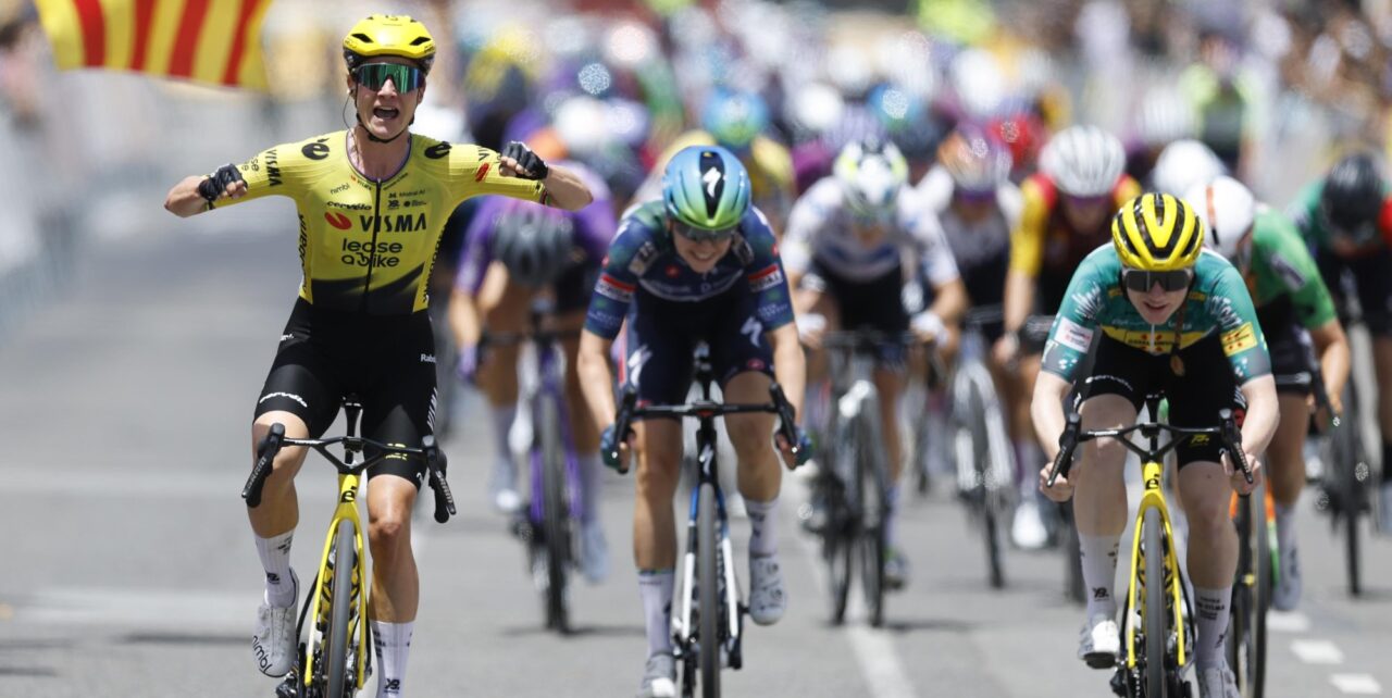 Marianne Vos boekt eerste seizoenszege: Ben het team heel erg dankbaar