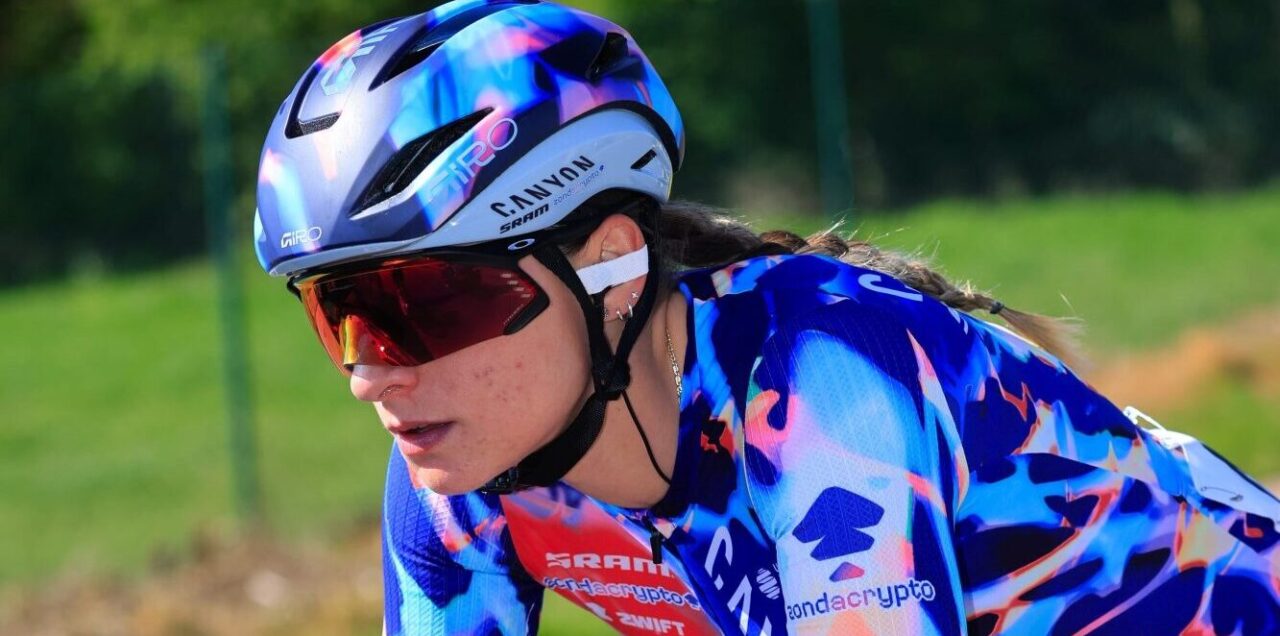 Chiara Consonni bestraft voor ongepast gedrag naar gevallen Thalita de Jong