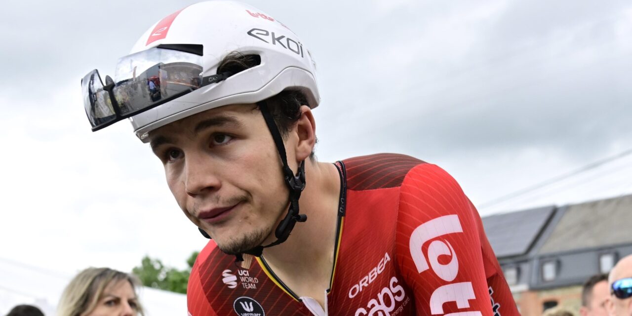 Arnaud De Lie knalt op krankzinnige wijze naar ritzege in Tour de Wallonie