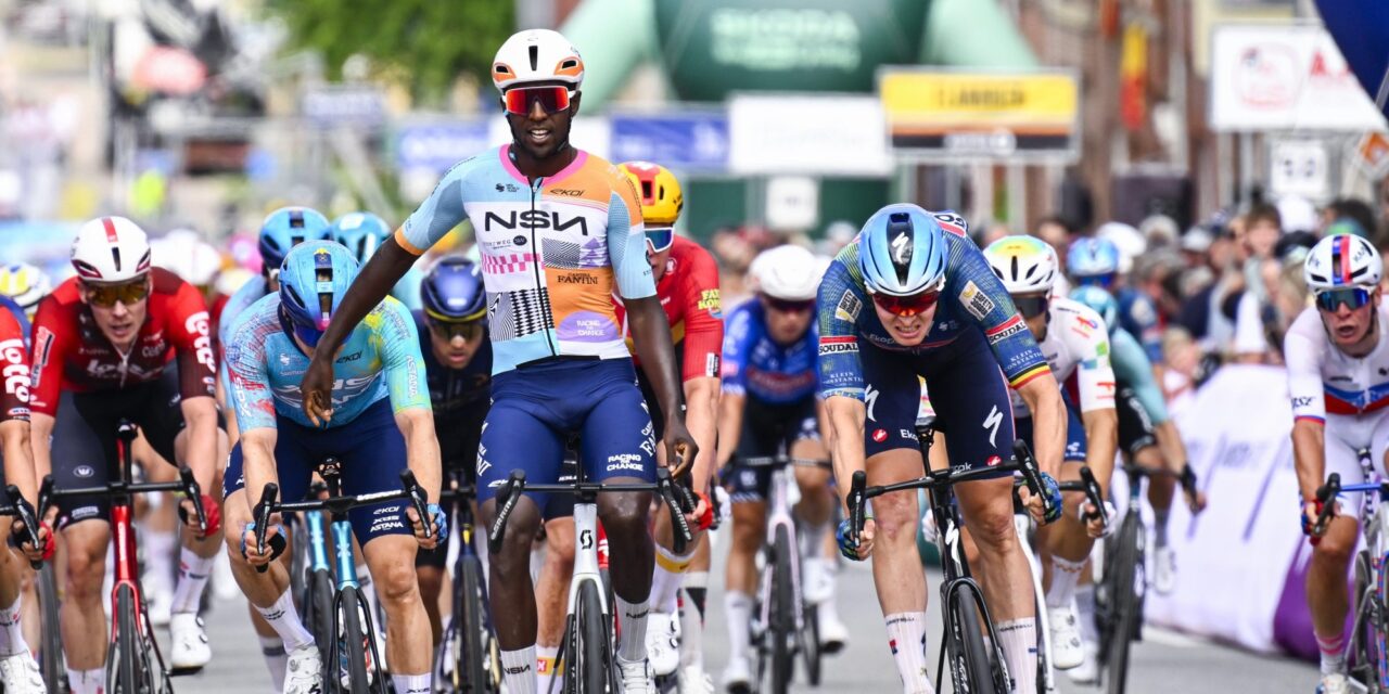 Biniam Girmay slaat toe in openingsrit Baloise Belgium Tour, aanval Herregodts strandt in slotmeters