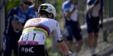 Ronde van Zwitserland 2026 – Liveblog etappe 2: Vluchter Romain Grégoire sprint naar de ritzege, Tadej Pogacar komt net te laat
