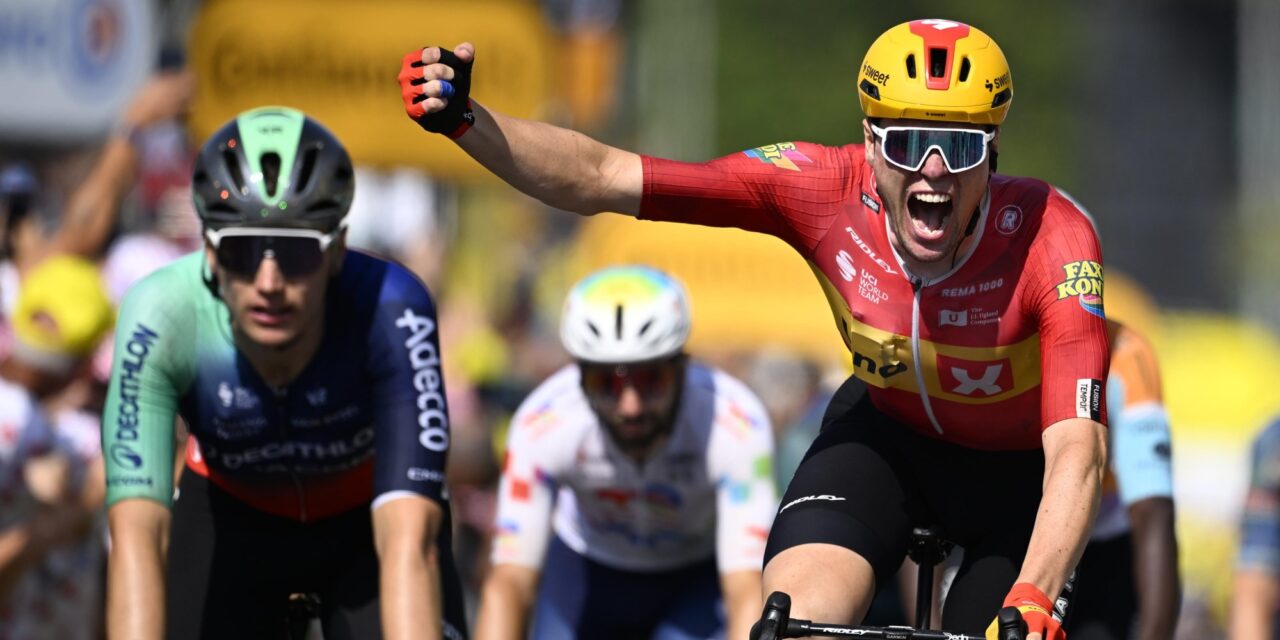 Tom Dumoulin ziet Olav Kooij geen fouten maken in sprint: Hij had geen andere keuze