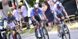 Tour 2026: Acht gewonden nadat volgwagen vlak voor finish inrijdt op publiek