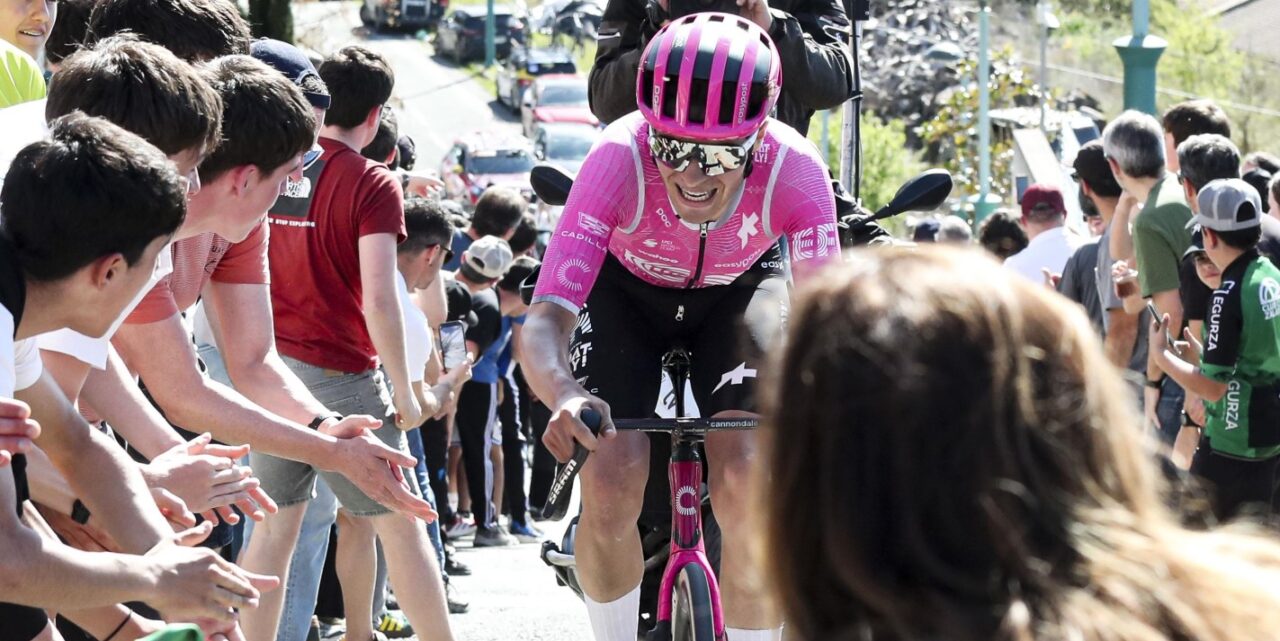 Wout Poels speelt bijrol na kopwerk Rockets, eerste profzege Markel Beloki in Tour de lAin