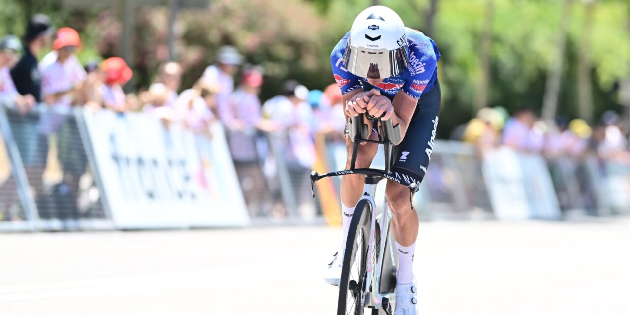 Van der Poel rijdt oké tijdrit met Alpecin-Premier Tech: Raken paar man sneller kwijt dan verwacht