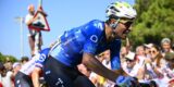 Movistar haalt overgevende Uijtdebroeks uit koers: “Hebben hem nog twee dagen een beetje gepusht”
