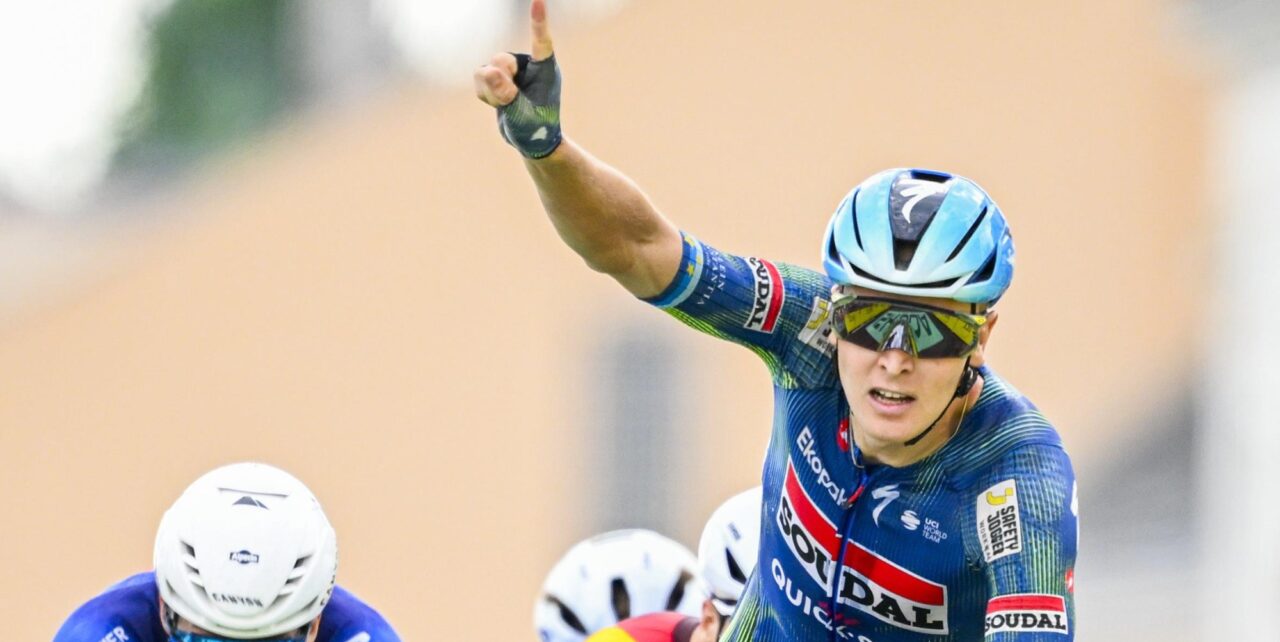 Tim Merlier voltooit hattrick in bijzijn gezin: Gaf me extra motivatie