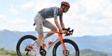 Thymen Arensman heeft nog ‘oké’ benen richting Alpe d’Huez: “Maar dat is niet het enige”