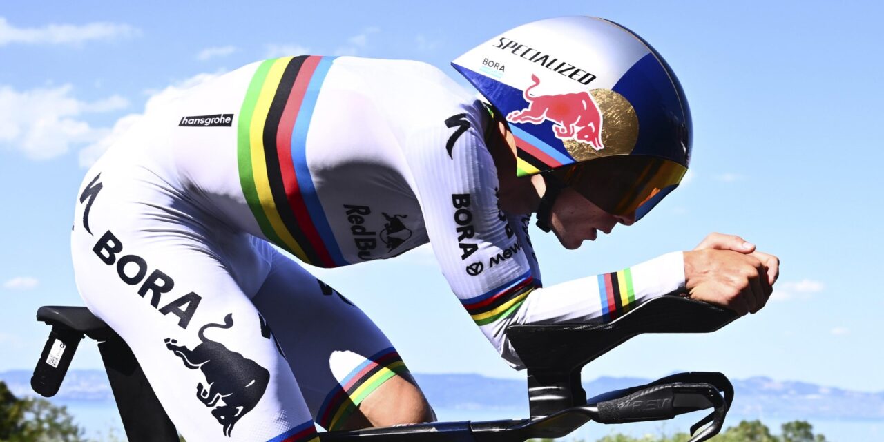 Tour 2026: Indrukwekkende Remco Evenepoel vliegt naar tijdritzege, maar ziet Lipowitz opgeven