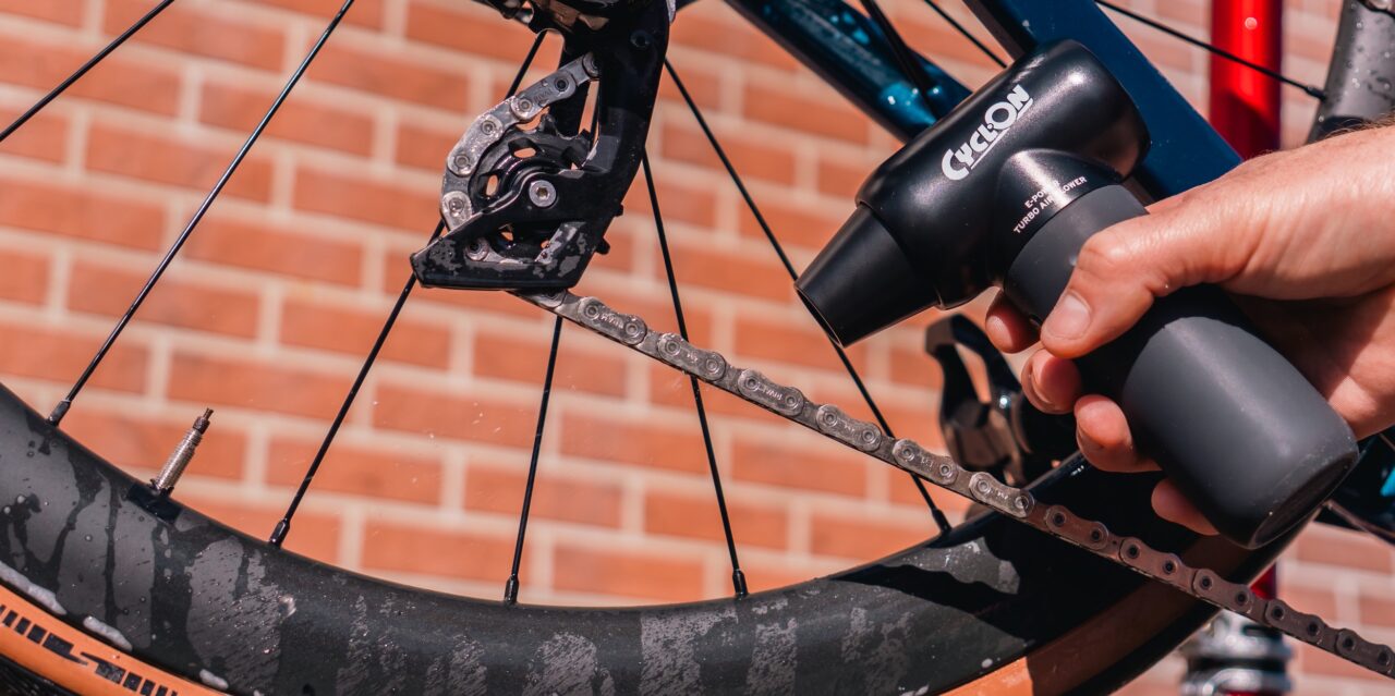 Winactie: Maak deze Tour kans op een Cyclon E-Power Pump & E-Power Turbo Air blower (t.w.v. €149,90)