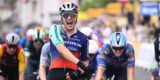 Tour 2026: Debutant Olav Kooij slaat na chaotische finale meteen toe in Pau