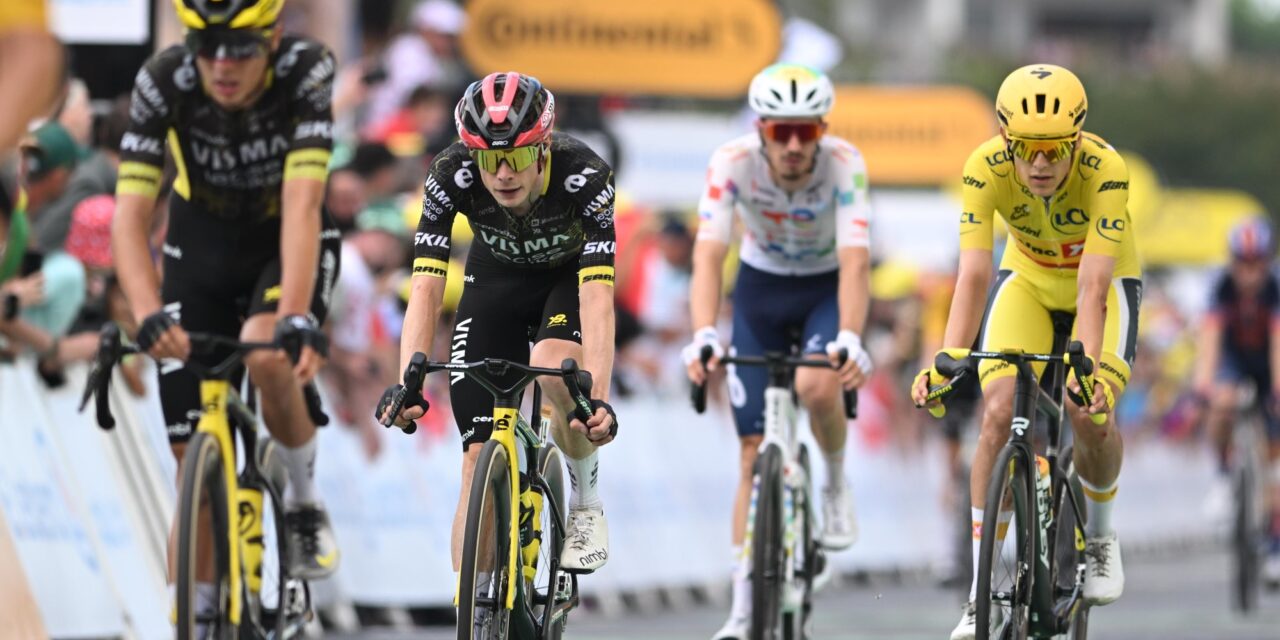 Tour 2026: Jonas Vingegaard voorkomt tijdverlies door fietswissel in hectische finale