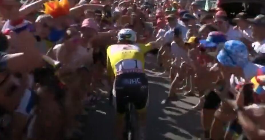 Tour 2026: Publiek hindert Tadej Pogacar, Remco Evenepoel en motards op Alpe dHuez