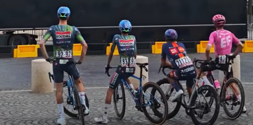 Tourrenners stoppen om sensationele zege Mathieu van der Poel te zien op groot scherm in Parijs