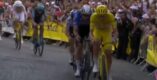 Zien! Mathieu van der Poel en Tadej Pogacar knallen twee keer weg op Butte Montmartre
