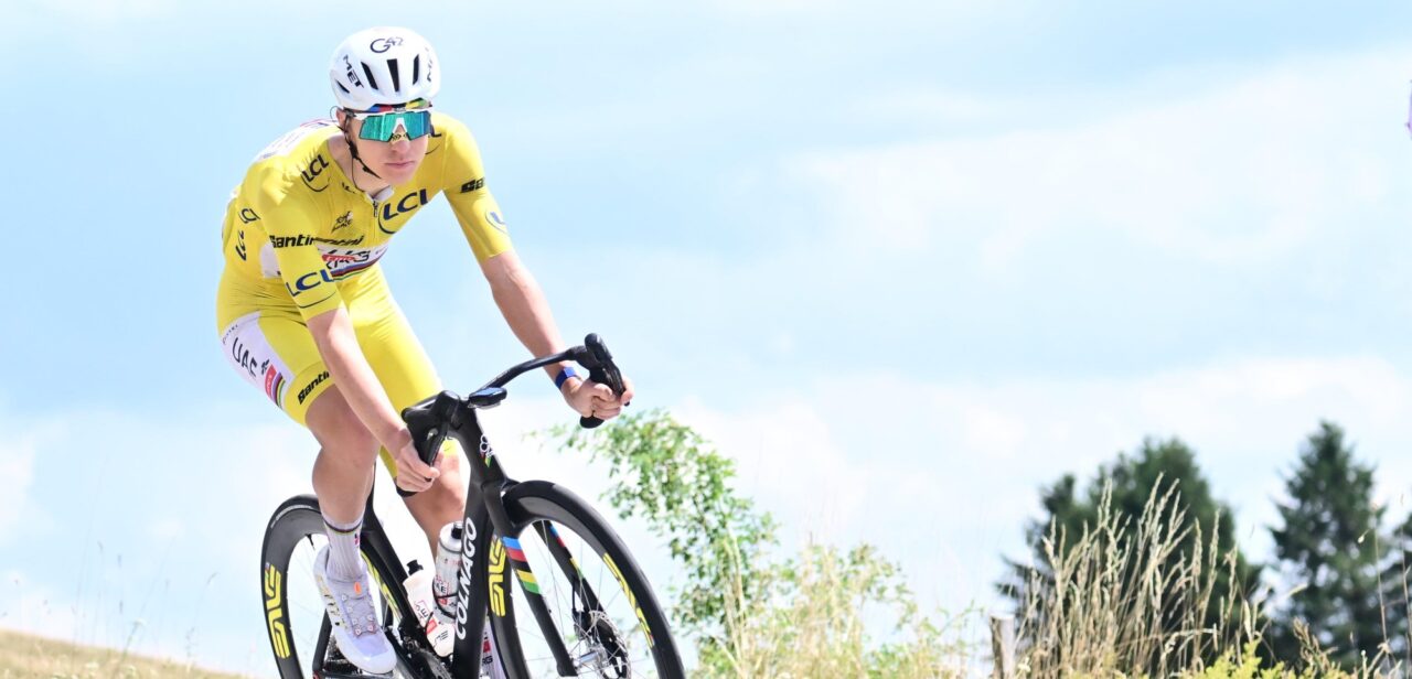 Tour 2026: Tadej Pogacar slaat weer toe in Vogezen en deelt nieuwe tik uit