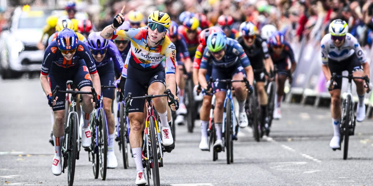 Aanval na aanval, maar Lorena Wiebes slaat na machtige sprint toe in Tour of Britain