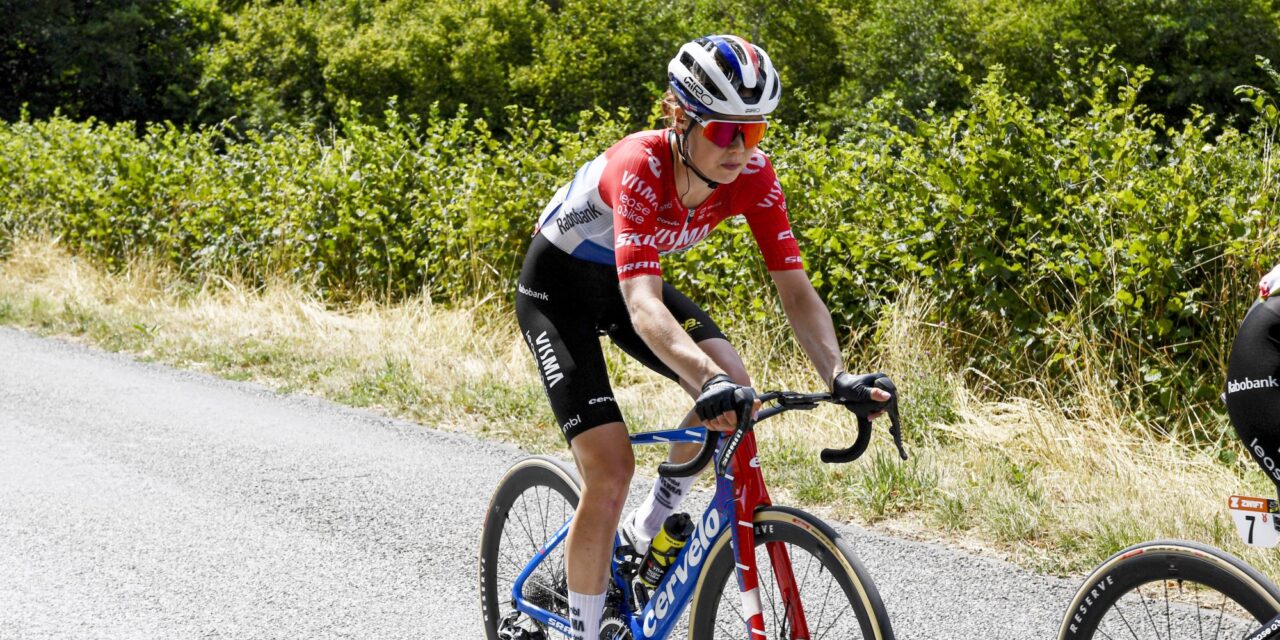 Lieke Nooijen moet Tour of Britain verlaten na valpartij, naar ziekenhuis voor onderzoek