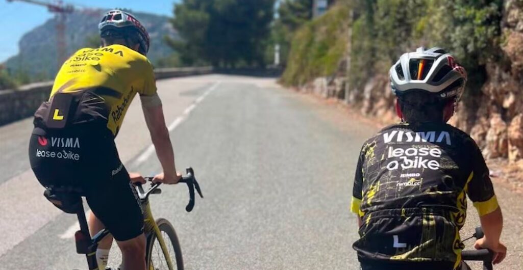 Wout van Aert stoomt zich met Steven Kruijswijk en diens zoontje klaar voor Vuelta